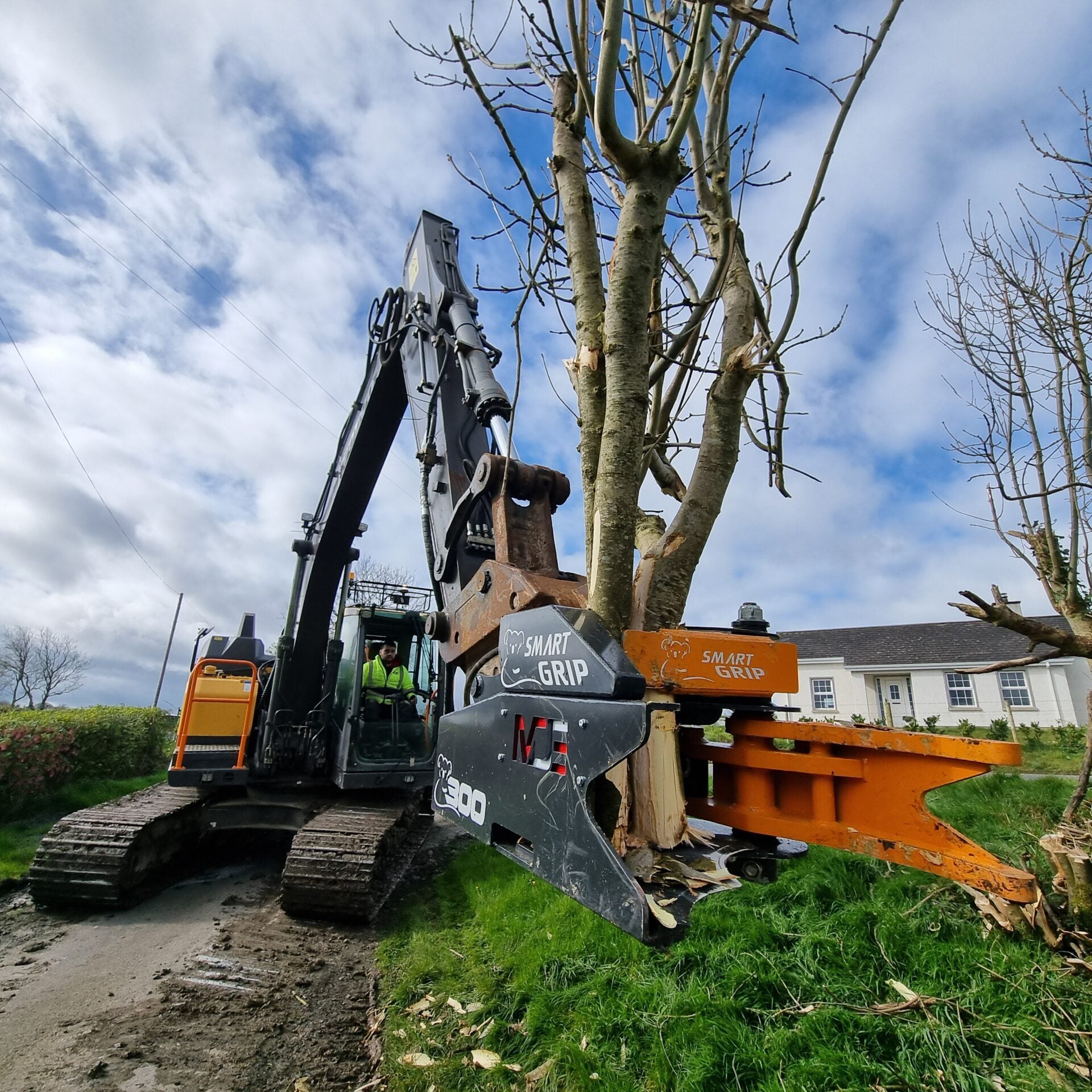 MDE MACHINERY KOALA 300TSG